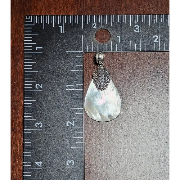 925 Sterling Silver & MOP Pendant - Picture 6 of 6